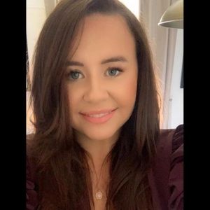 Meet your Posher, Elaine